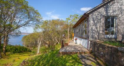 Haus mit 4 Schlafzimmern, privatem Garten und Meerblick