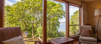 4 Bedroom House with Private Gardens and Sea Views