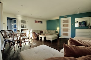 Apartment | Living area | 55-inch Smart TV with digital channels, TV - St Georges Balcony Suite (Portsmouth)