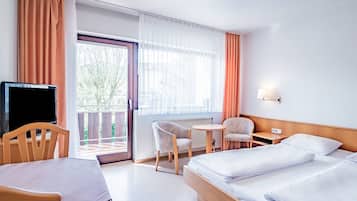 Apartemen Klasik, 1 kamar tidur (Queensize) | 1 kamar tidur, brankas, meja kerja, dan ruang kerja ramah laptop