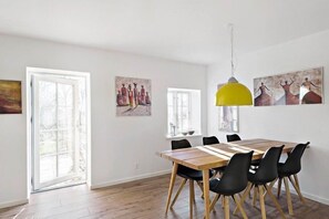 Appartement Standard, 2 chambres, terrasse (2) | Restauration dans la chambre