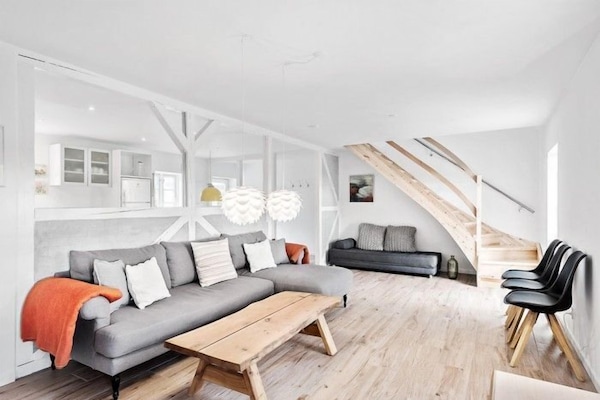 Standard Apartment, 2 Bedrooms, Terrace (3) | Ruang tamu