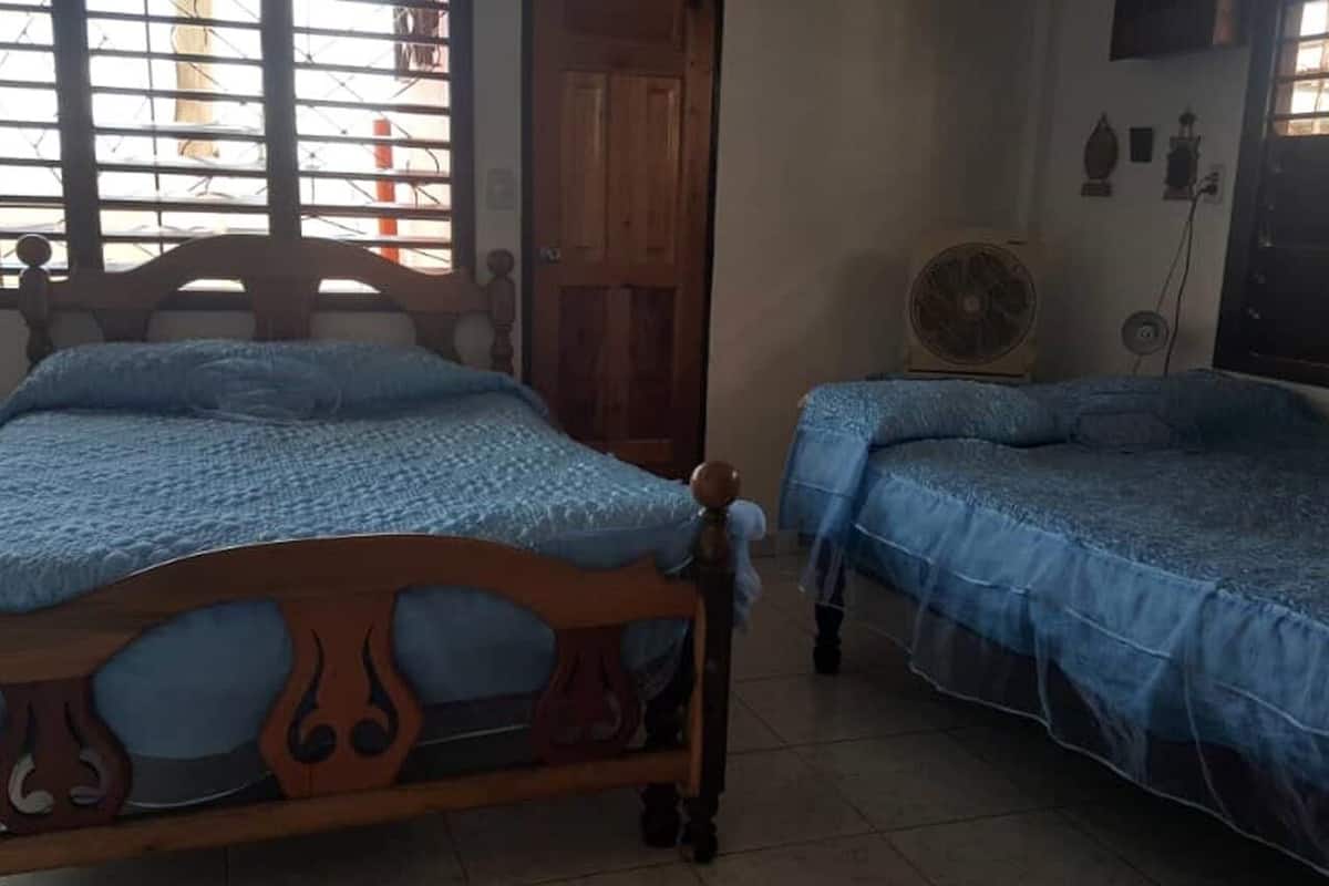 Chambre Quadruple Deluxe | Minibar, décoration personnalisée, ameublement personnalisé