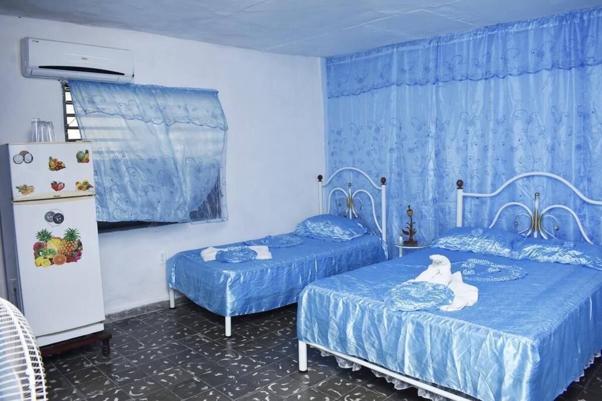 Minibar, décoration personnalisée, ameublement personnalisé