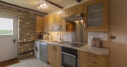 Sproxton Hall Cottages - A hidden gem near Helmsley, for 17 guests in beautiful countryside