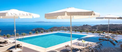 Villa (4 Bedrooms) | Pool