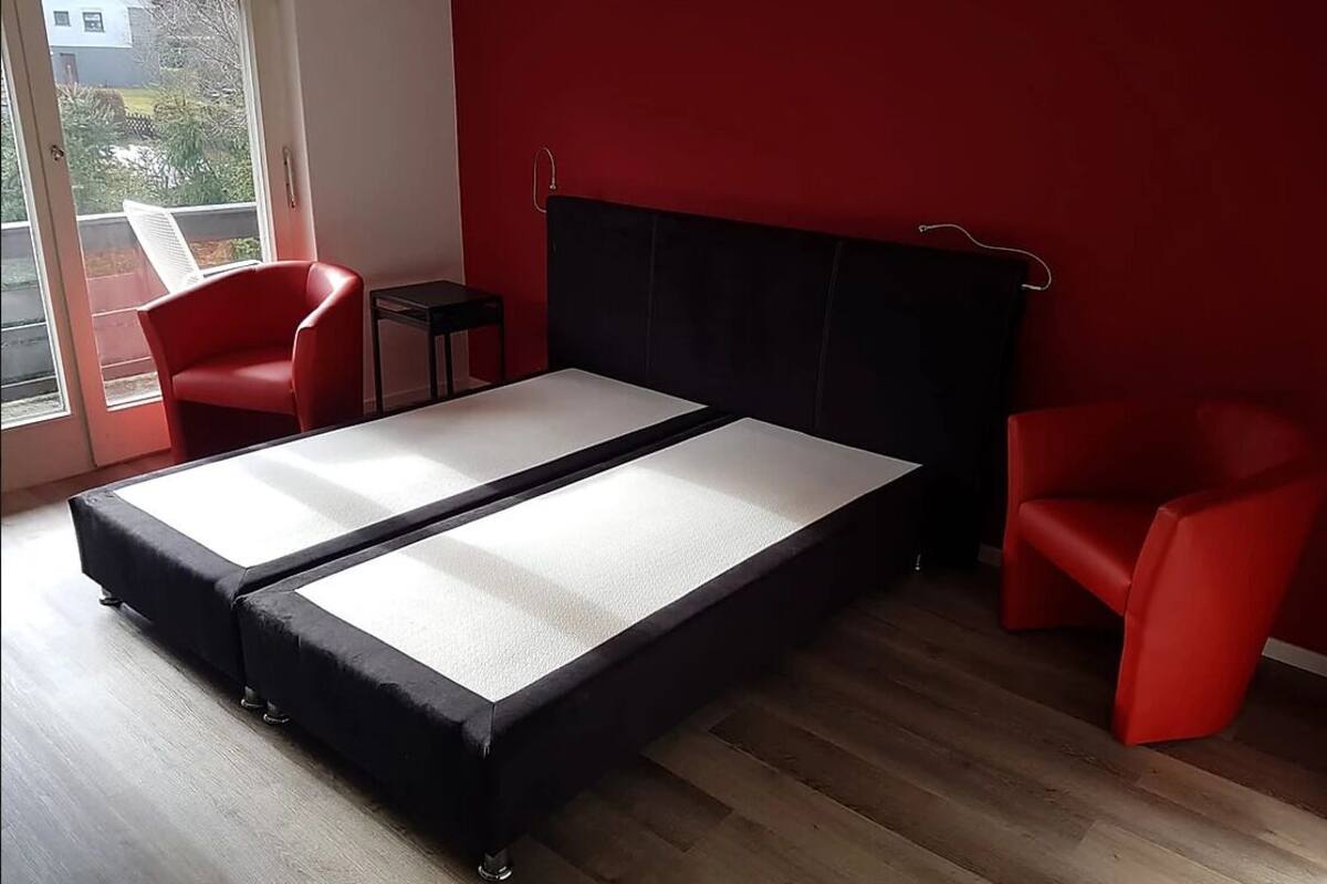 Chambre Simple, salle de bains commune | Bureau, Wi-Fi gratuit