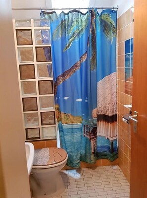 Shower, towels