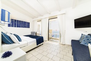 Junior Suite, Terrazzo Vista Mare | Minibar, individuell dekoriert, individuell eingerichtet, Schreibtisch
