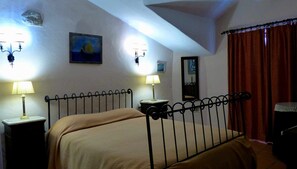 1 室のベッドルーム、旅行用ベビーベッド、WiFi、ベッドシーツ