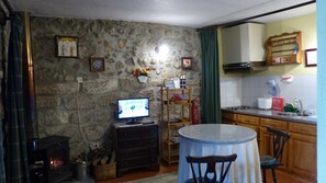 Fridge, microwave, oven, cookware/dishes/utensils