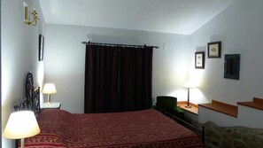 1 bedroom, travel cot, WiFi, bed sheets