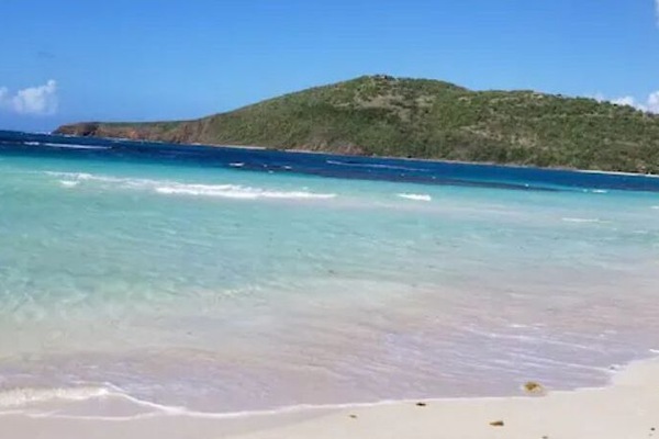 Espreguiçadeiras, toalhas de praia