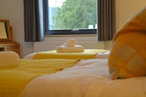 Lägenhet Superior - 2 sovrum - balkong - utsikt mot dalen | 2 sovrum, sängtillbehör av högsta kvalitet och mörkläggningsgardiner