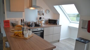 Superior Apartment, 2 Bedrooms, Balcony, Valley View | Private kitchen - Gerycastell Luxury Holiday Apartment (Carmarthen)
