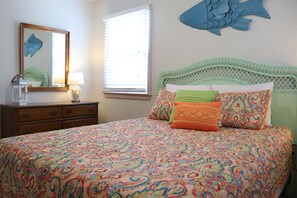 3 bedrooms, iron/ironing board, WiFi, bed sheets - Bright & Beachy 3 bed/2 bath Soundside MP6 (Kill Devil Hills)