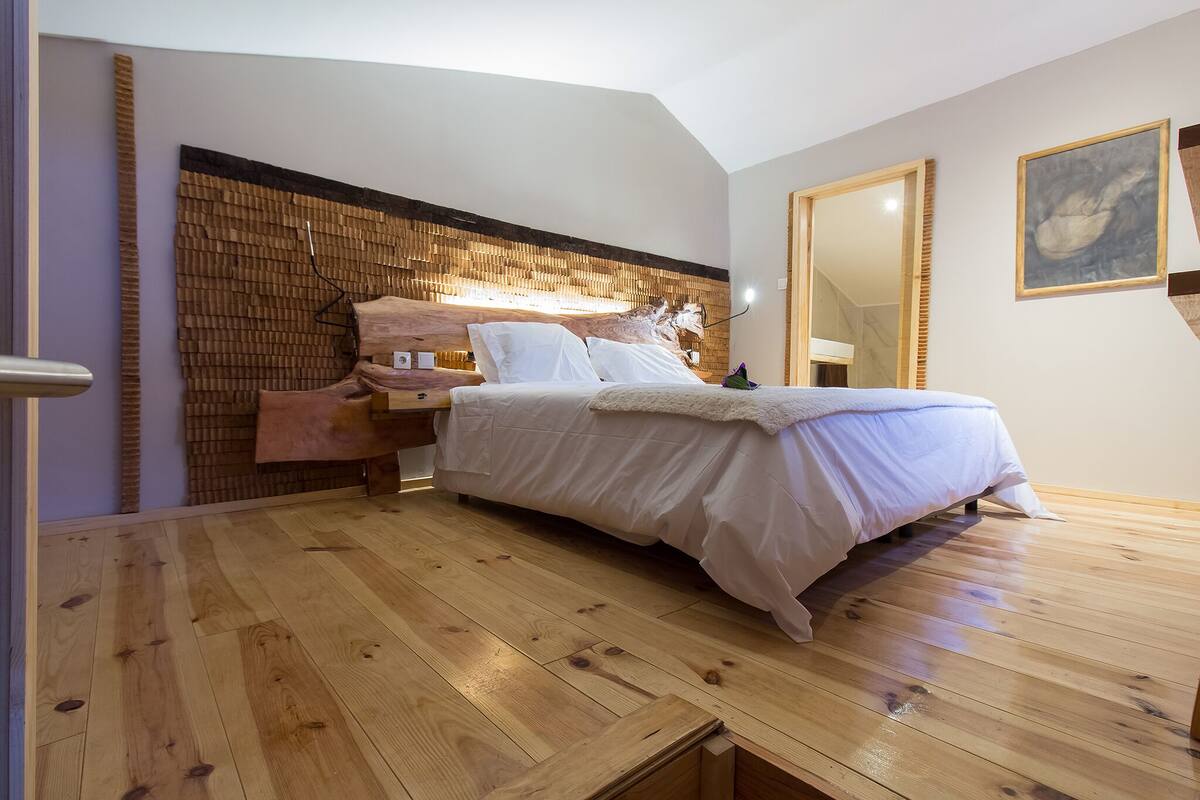 Design Double Room | Hypo-allergenic bedding, soundproofing, free WiFi