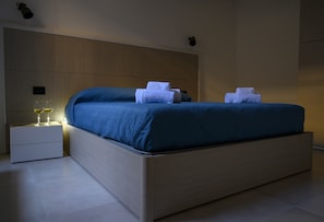 3 bedrooms, WiFi, bed sheets - House on the Corso (Cefalù)