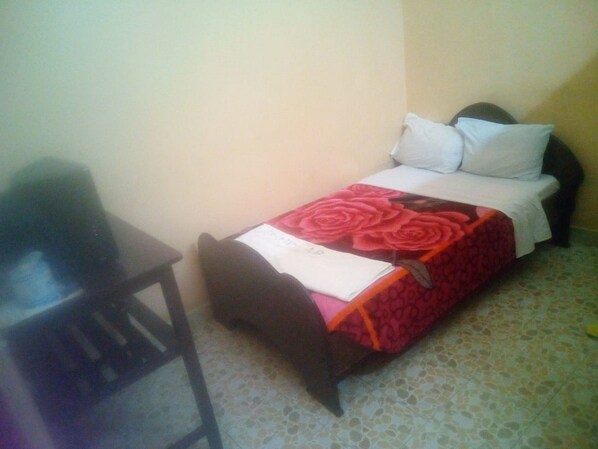 Habitación individual | Wifi gratis y ropa de cama