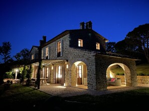 Exterior - Perfect Umbrian villa for 12, stunning private infinity pool, superb rural views (Montone PG)