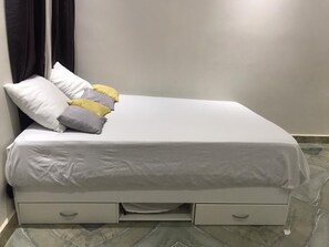 1 Schlafzimmer, Bügeleisen/Bügelbrett, Bettwäsche