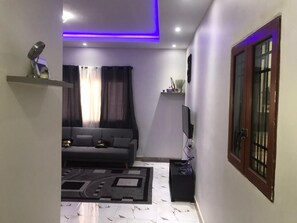 Interior - F2 UDDERS AT MAYAA (Ngor)