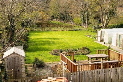 3-bed House in Clonmany With Panoramic Hillside Se