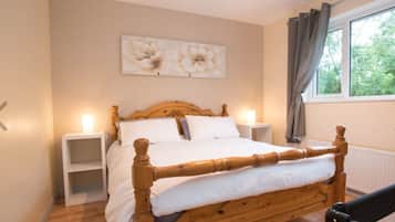 Rumah | 3 kamar tidur, setrika/meja setrika, Wi-Fi gratis, dan seprai linen