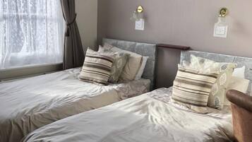 Double or Twin Room | Free WiFi