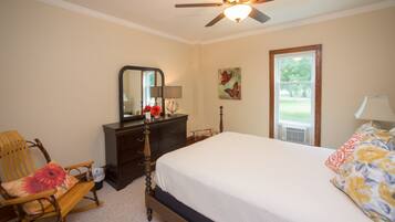 5 soveværelser, skrivebord, strygejern/strygebræt, weekendseng