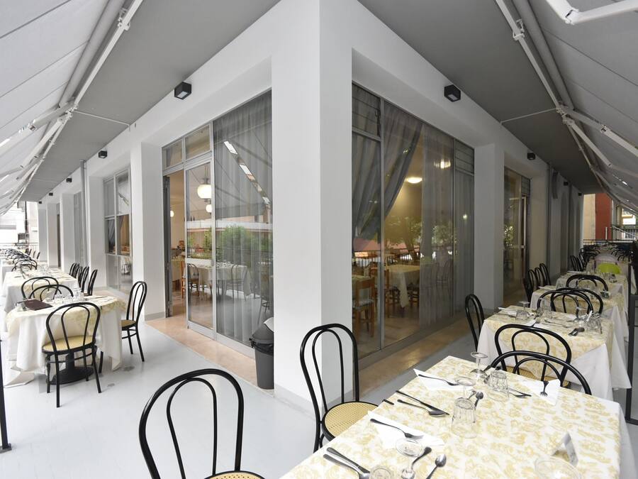 Frühstück, Mittagessen, Abendessen, regionale Küche