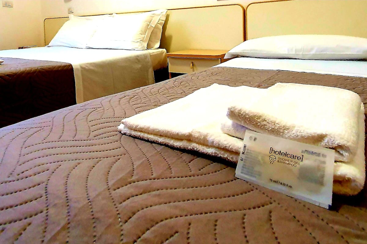 Premium bedding, WiFi (free), bed sheets