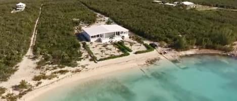 Beach nearby, sun loungers, beach towels