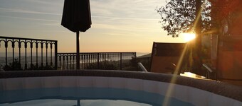 Apartment Anamaria with hot tub near the City of Mereen