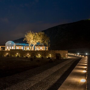 Front of property – evening/night - Phaos at Cellaria Estate (Santorini)