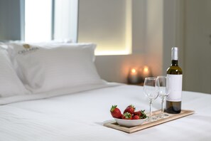 Luxury Villa - Phaos at Cellaria Estate (Santorini)