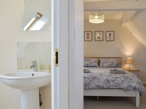 Towels - 3 bedroom accommodation in Whitby (Whitby)
