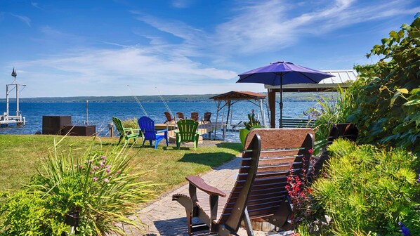 Terrace/patio - The Trottage: Modern 2 Bedroom Seneca Lake Home (Dundee)