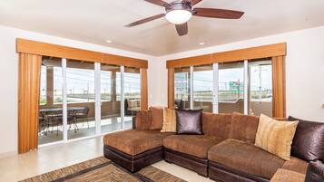 Smart TV, DVD player, stereo, offices