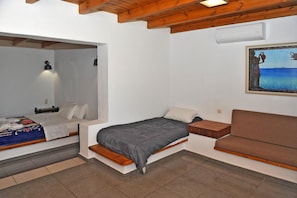 In-room safe, free WiFi, bed sheets