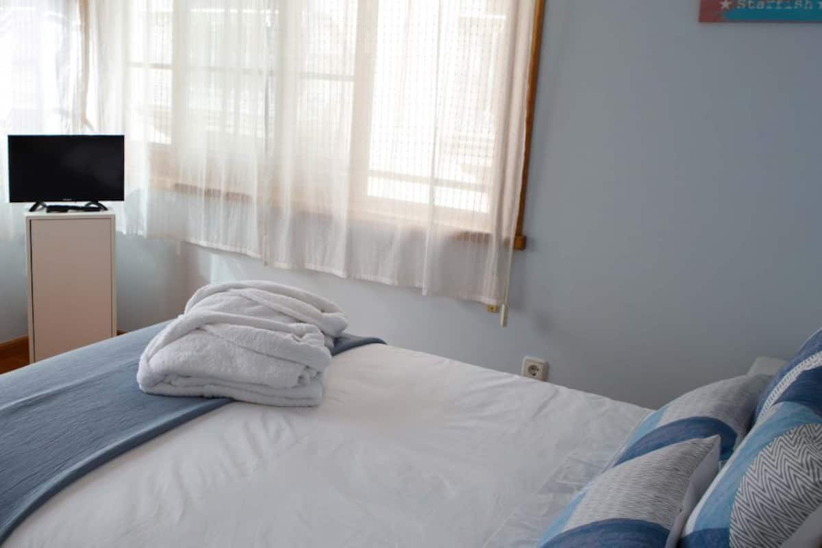 Standaard tweepersoonskamer, op benedenverdieping (w/external private bathroom) | Gratis babybedden, gratis wifi, beddengoed