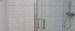 Standard Double Room (w/external private bathroom) | Bathroom - A Casa do Patín Casa de Huéspedes (Cangas)