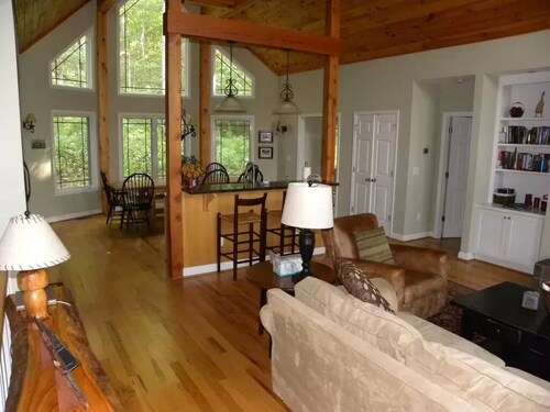 Large and Luxurious Exec 5BR Chalet