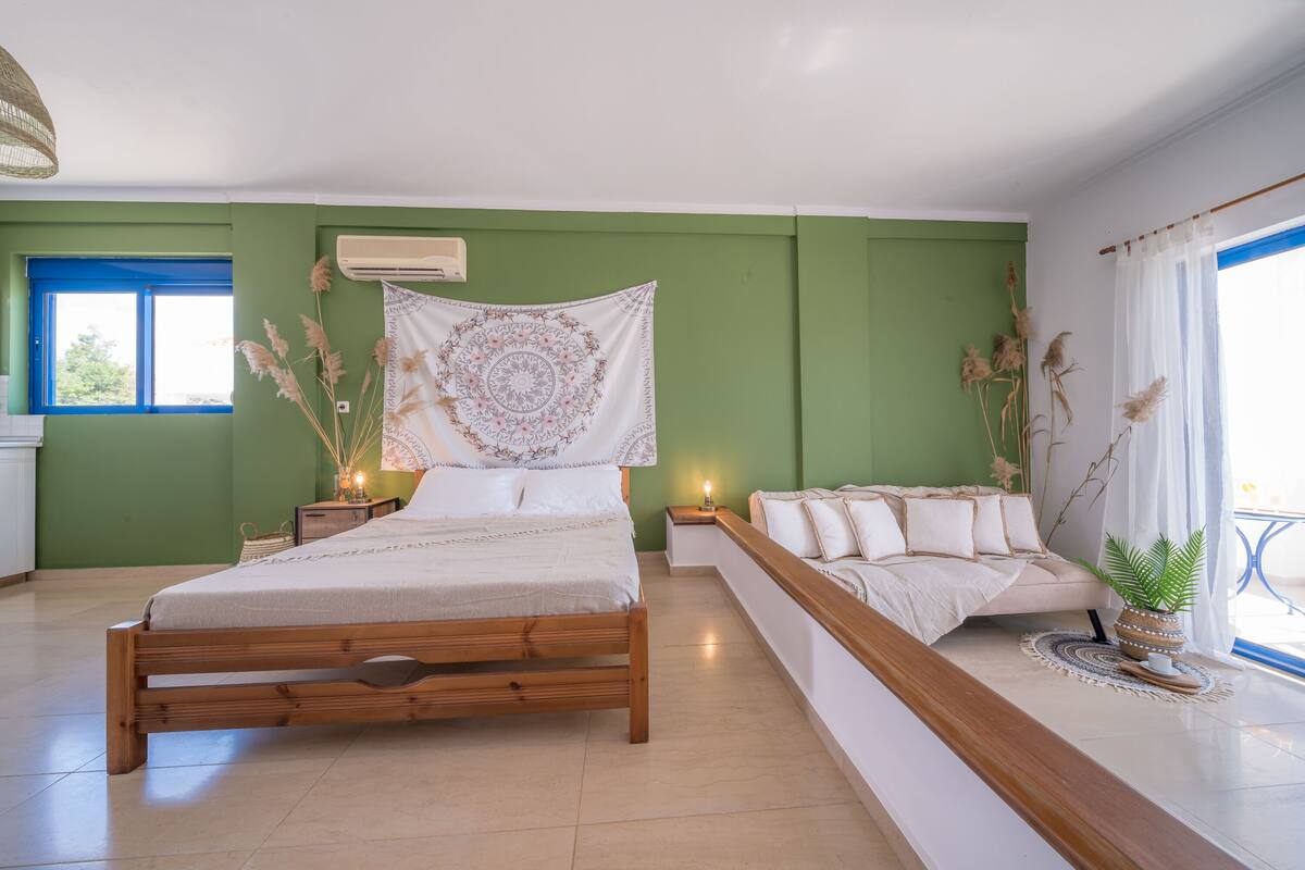 Luxe beddengoed, een kluis op de kamer, een strijkplank/strijkijzer