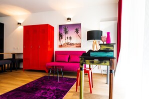 Suite Studio Deluxe, cuisine (Stay Large) | Coin séjour