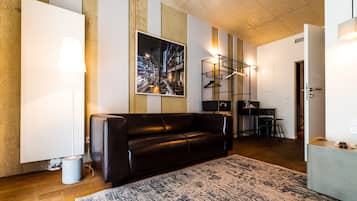 Estudio Confort, cocina (Stay Small) | Área de sala de estar | Televisión de pantalla plana de 100 cm con canales vía satélite