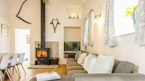 Cottage (Dairy) | Living room