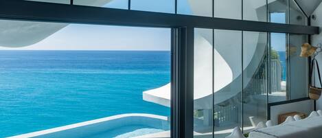 Een verwarmd zwembad