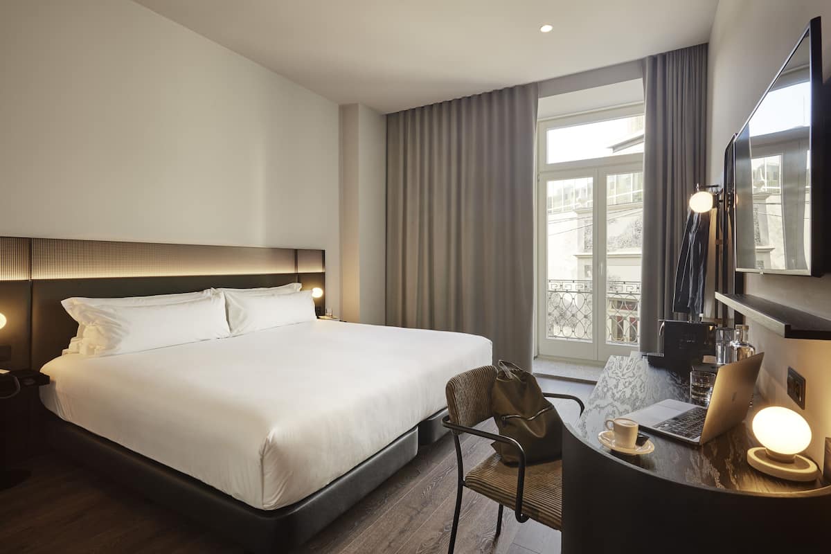 1 bedroom, in-room safe, desk, blackout drapes