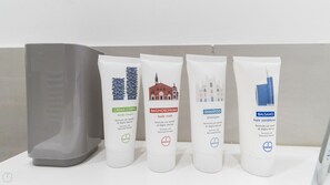 تجهيزات دش، مراحيض شطف